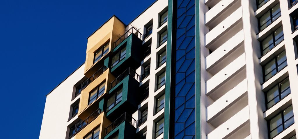 Un edificio puede presentar puentes térmicos en su fachada