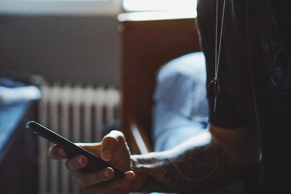 Muchos hogares de España no pueden asumir la factura de la luz debido a la pobreza energética.