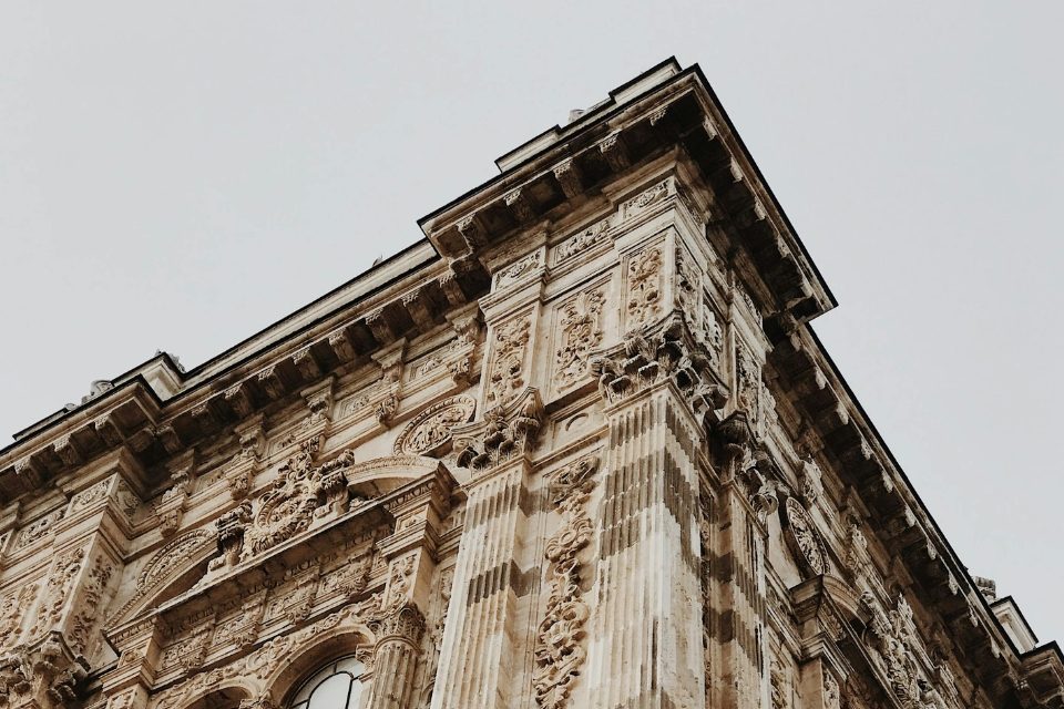 Un edificio histórico con necesidad de aislamiento.